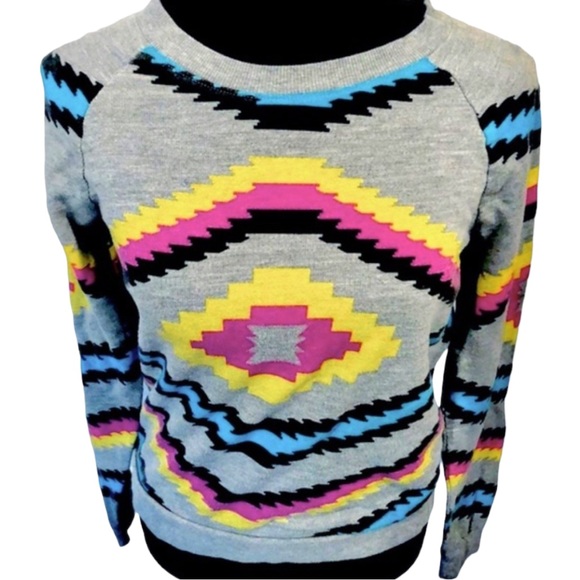 Forever 21 size medium cropped grey sweatshirt with colorful Aztec tribal design - Picture 2 of 16
